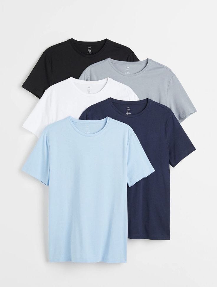CollinsMaganga's tweet photo. @kenyasgossips I have the premium brand new plain t-shirts @ 350bob only .You can customise them according to your liking. https://t.co/1eOcIL7NpO