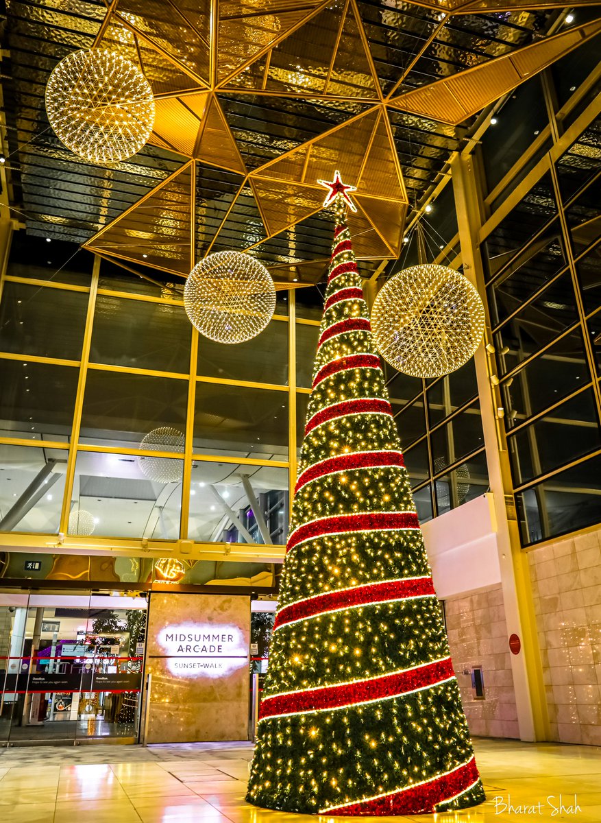 Countdown to Christmas. Milton Keynes. 

#CountdownToChristmas 
#ScenesfromMK
#ThePhotoHour