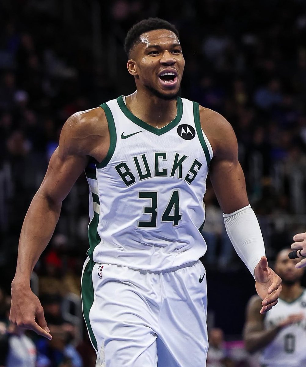 PeterParlays's tweet photo. THE REALY MVP OF THE LEAUGE 👑
Giannis Antetokounmpo Over 29.5 Points -115 odds on #Draftings
He’s gone over 2/2 games this year vs BOS with 30, and 43 Points
BOS has allowed the last 71% of PF go over their original points line by about 1.59 PPG
He’s avg 32.9 PPG this season 🌎
@propsdotcash for the research
#Prizepicks #GamblingTwitter #GamblingX