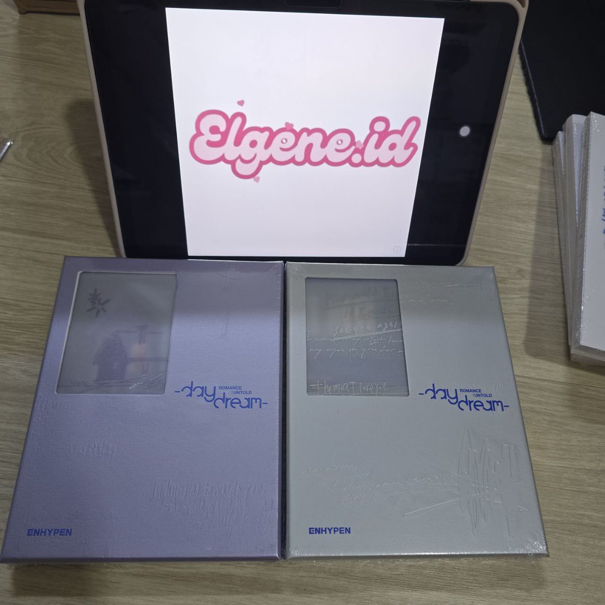 Ready stock ENHYPEN ROMANCE UNTOLD DAYDREAM ALBUM 

SEALED

Regular ver 
Siap CO 
🔗 s.shopee.co.id/AUdLhbJN6V

Yg mau bulk bisa ya
Non shopee
Diatas 5 set 
Per 1 setnya 365K

Harga bersih indo exclude fee shopee &amp; ongkir lokal indo

Available 40 set++