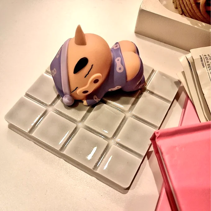 さやねえお誕生日おめでとうございます ハッピーな年になりますように わたしのお気に入りはたくさんあるけど お部屋におく小物とかインテリアとかそういうのにはまってるよ!まるちゃんの手帳がかわいくて飾ってるあと観葉植物!それとお気に入りのムーミンのマグカップ