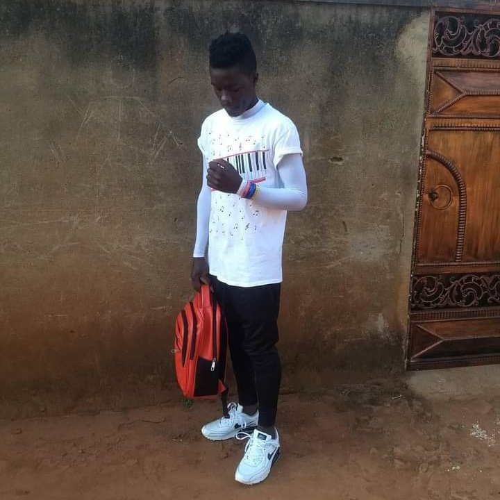 Simonkimbugwe17's tweet photo. #NewProfilePic https://t.co/tyJccRPxAH