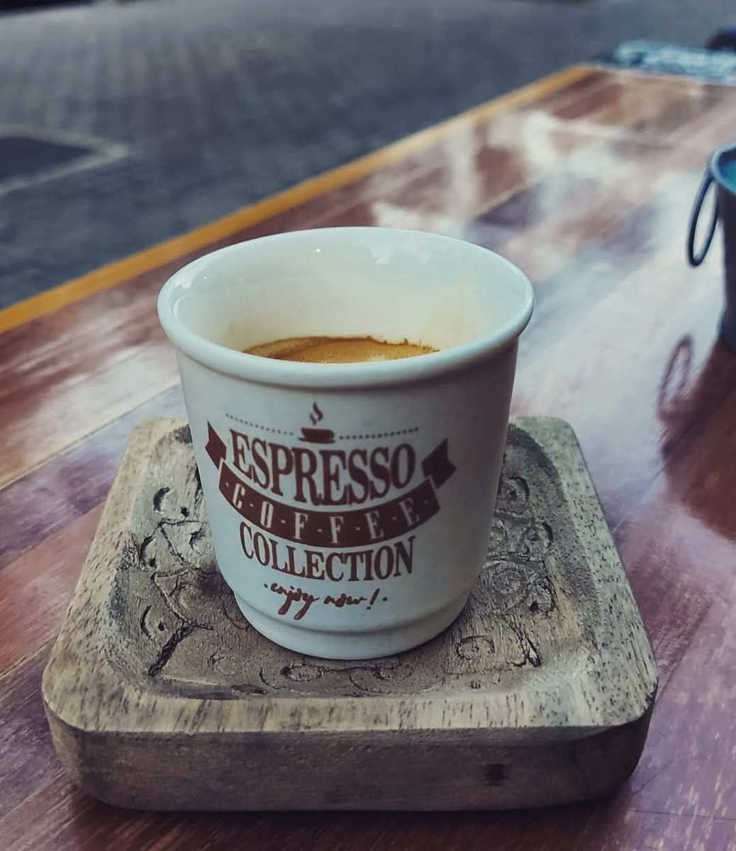 هناك مرحلة عظيمة جداً من السلام النفسي اسمها 
            " لا أعرف ولا اُريد أن أعرف "

#صباح_الخير