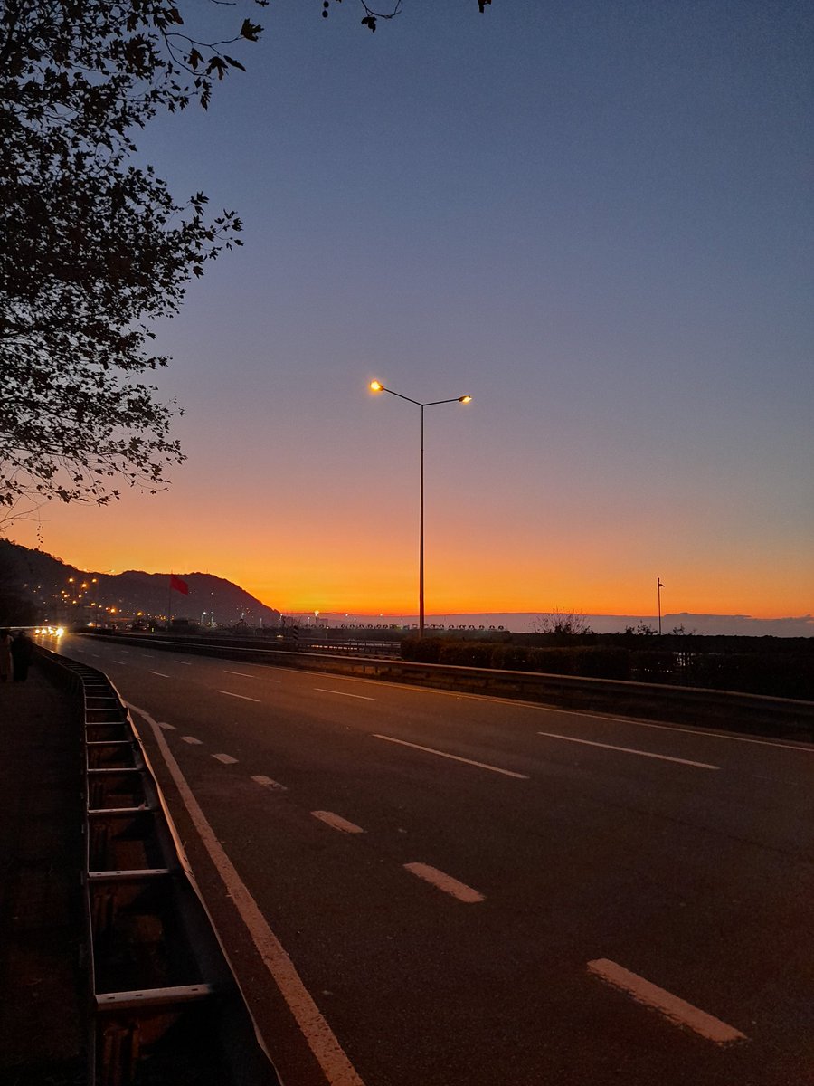 "Bir dağın sırtında, dağ varmış gibi..."