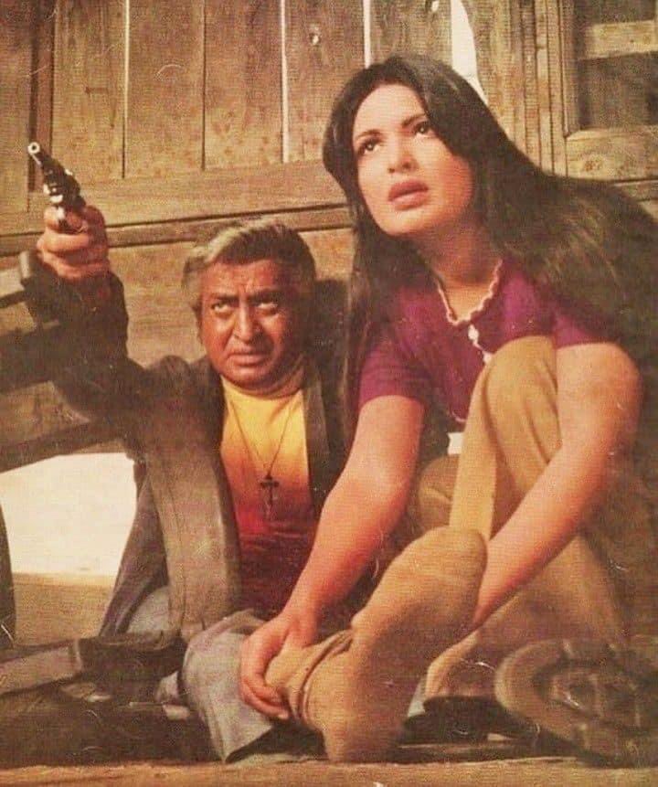BollyMemories's tweet photo. #50YearsOfMajboor 6Dec1974
Aadmi Jo Kehta Hai Aadmi
#AmitabhBachchan #ParveenBabi #Pran #FaridaJalal #SatyenKappu #Sulochana #MacMohan

#SalimJaved

#AnandBakshi
#LaxmikantPyarelal

#RaviTandon https://t.co/SXhz8T6PQP