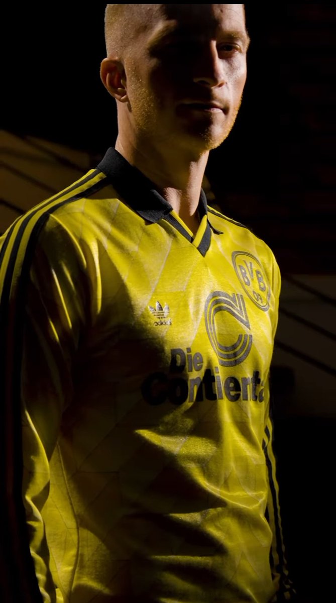 aritrabvb1909's tweet photo. "I was born in Dortmund, raised in Dortmund." https://t.co/vtFr7aXdmU