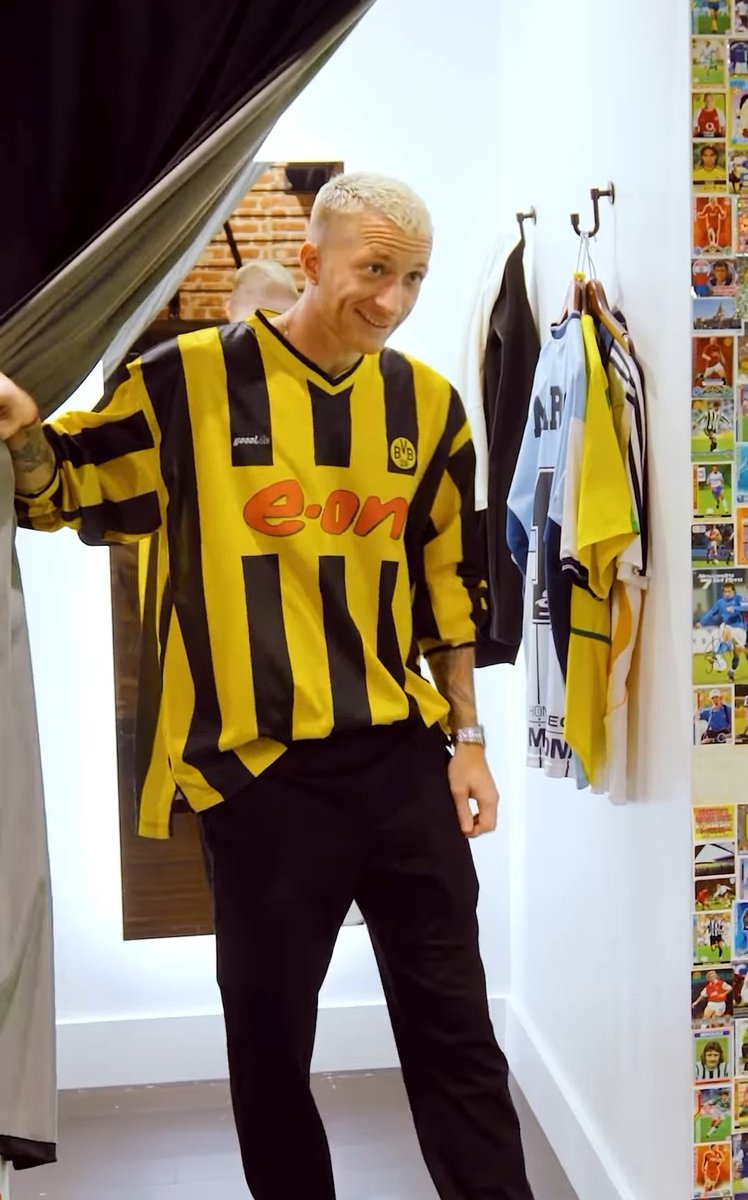 aritrabvb1909's tweet photo. "I was born in Dortmund, raised in Dortmund." https://t.co/vtFr7aXdmU