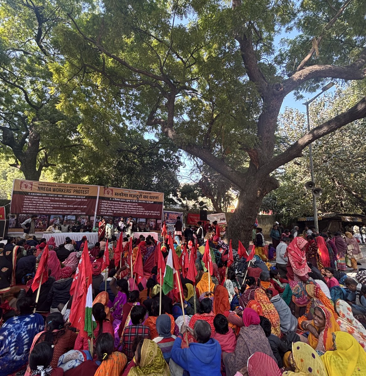 roadscholarz's tweet photo. Strength in numbers ✊🏽 Join us at Jantar Mantar till 5 PM today #saveNREGA #NREGAbachao https://t.co/vpvQDDN7gr