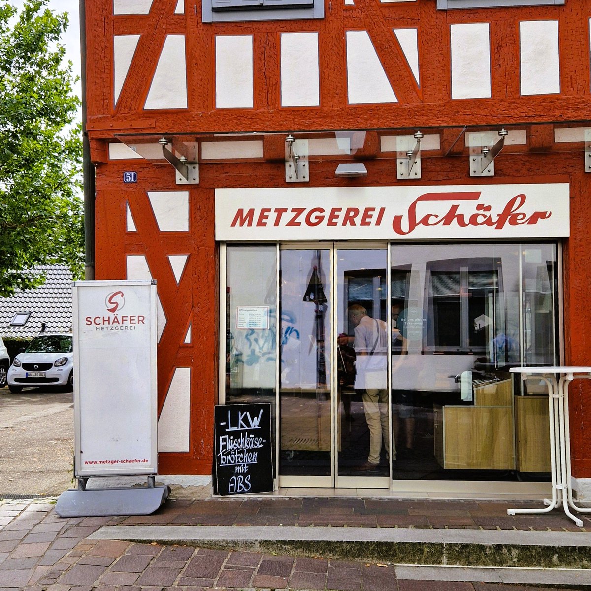 Cose buone e dove trovarle... a Waiblingen, in #Germania. Nel centro storico di questa città si trova un Imbiss da non perdere. Ve lo racconto sul blog. emotionrit.it/2024/12/mangia…