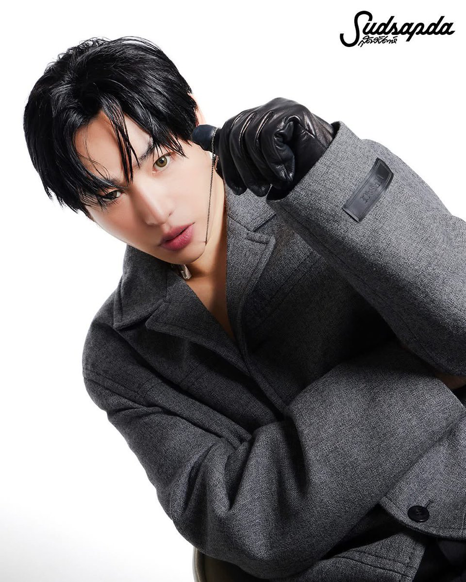 sudsapda's tweet photo. #SudsapdaDigitalCovet เป๊ก ผลิตโชค คัมแบ็คแบบท็อปฟอร์ม กับน้ำเสียงเอกลักษณ์ที่คุ้นเคย
อ่านบทสัมภาษณ์ และชมแฟชั่นเซ็ตเต็มที่ https://t.co/fwYknBeyQ5
 #PeckPalitchoke #เป๊กผลิตโชค https://t.co/8BHKv4TD3P