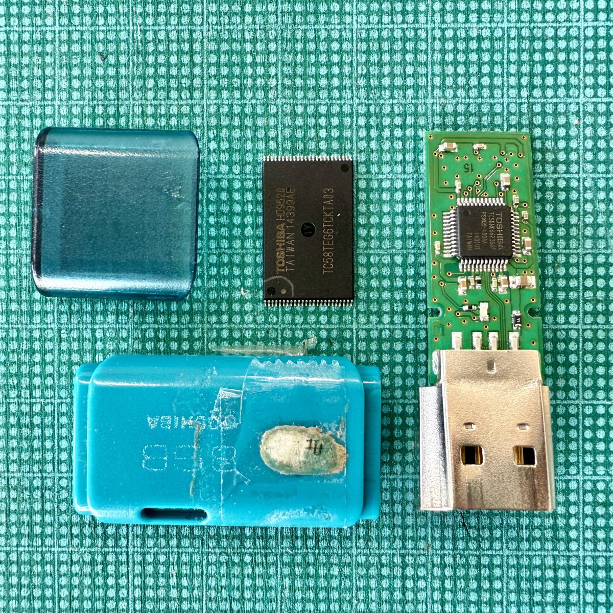 MarukeiComputer's tweet photo. とある学校の事務のデータ復旧を行いました。USBを挿しても認識せず、原因はコントローラチップにありました。幸い、データ自体は無傷だったため、ほぼ100%での復旧が完了しました。

#データ復旧
#気仙沼
#パソコン修理 https://t.co/jMfOC7W0Fh