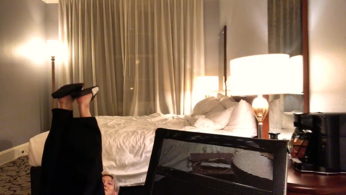 YEOSDROBE's tweet image. 