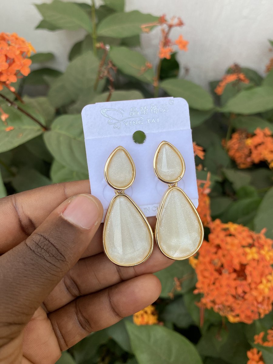 by_cardy's tweet photo. DAY 1!

Item: Bold Earring

Price: #1600

Location: Ibadan 
Nationwide Delivery available. https://t.co/ZkUbPRgREi