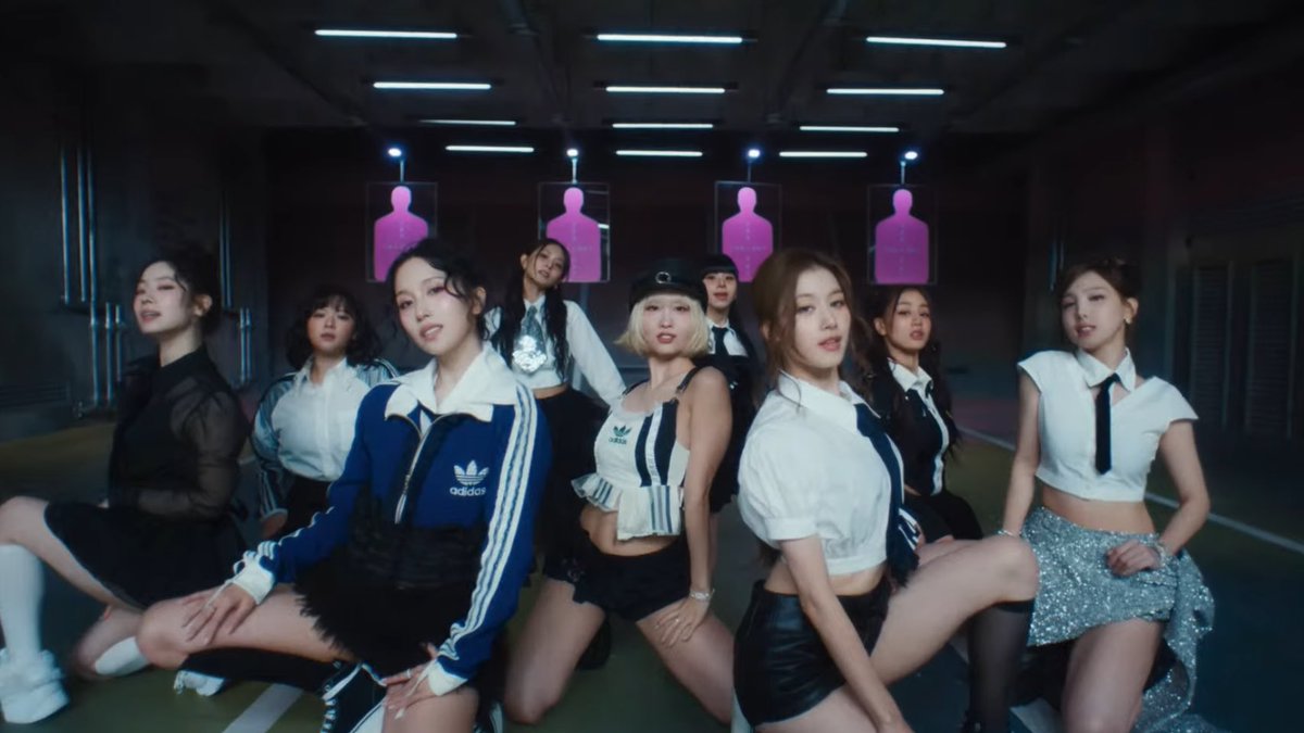 allurequinn's tweet photo. twice for strategy. https://t.co/gXAHCAYdH8
