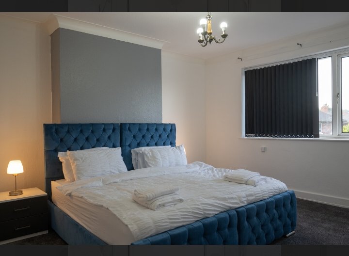 BluewoolProps's tweet photo. The perfect Two-bedroom Apartment for your Staycation this December! 🤭

#Propertiesinmanchester #BlueWoolProperties #PropertiesinUK #Propertiestorent https://t.co/ErnnivKgzs