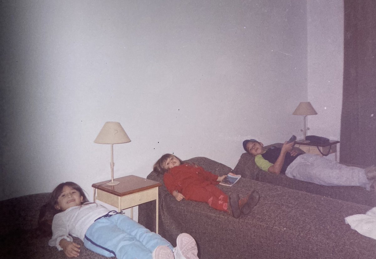Entonces dije “extraño a mi familia”

Y es raro porque..

Antes estábamos todos los días juntos y no nos separaban 7,400km
