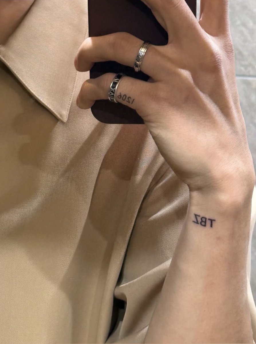 erigijjang's tweet photo. are you telling me, as soon as they got the trademark, Eric tattooed TBZ and 1206?!!☹️😭 https://t.co/R72Arowua7