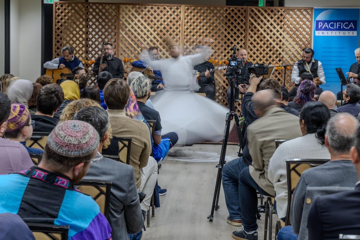 Pacifica_Ins's tweet photo. The guests witnessed a soulful evening of spirituality! 🌙✨ Keynote by Kabir Helminski on Rumi’s teachings, mesmerizing musical performances, and the whirling dervish. Experience the divine presence through music. 🕊️ #Sufism #Rumi #Spirituality https://t.co/veAdzyhsPt