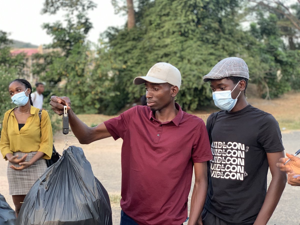 ploggingnigeria's tweet photo. We are glad to promote youth engagement in the drive for a cleaner and safer environment for Future Generations. Cheers to constantly championing of the green gospel.ππ
#PloggingNigeria #CallToEarth #CNNCallToEarth #WeKeepFitToKeepClean #FitPeopleInCleanCommunities #GoGreen https://t.co/ZiAdmVpWau