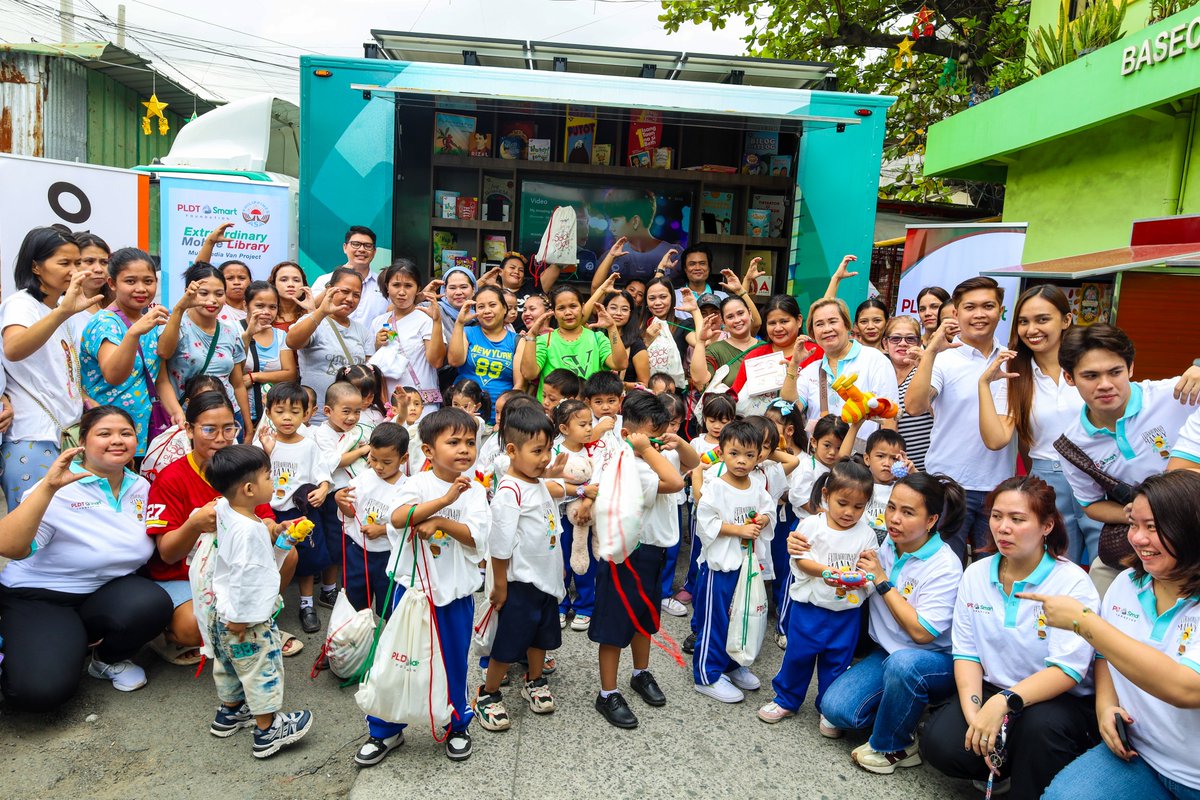 centromfg's tweet photo. Congratulations FOTON Philippines on the successful turnover of Tornado M3.1C Mobile Library to the PLDT-Smart Foundation! 

#GawangCentroTibaySigurado #CentroManufacturing https://t.co/EZhB4e6o4W