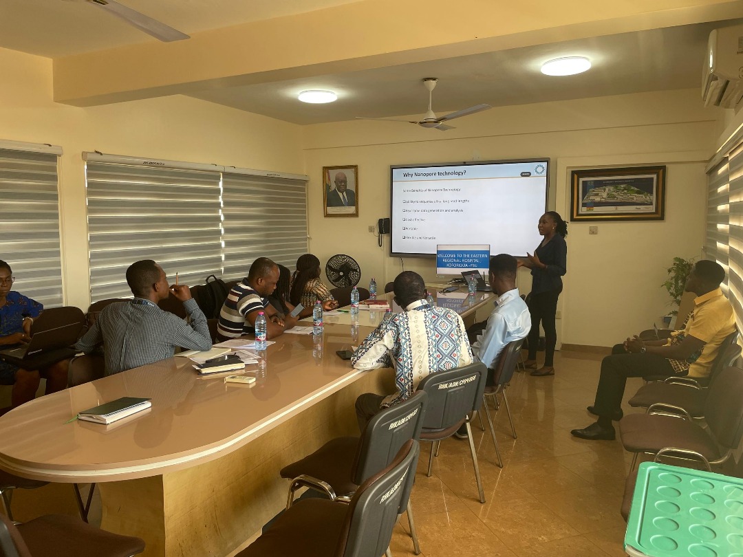 NMIMR_AMRHub's tweet photo. A successful ONT sequencing training was held at Eastern Regional Hospital. This initiative built local capacity, equipping the team with the skills to sequence independently. Strengthening expertise for sustainable solutions! 🧬 #AMR #Seqafrica #CapacityBuilding #Genomics https://t.co/jAL2pERovS