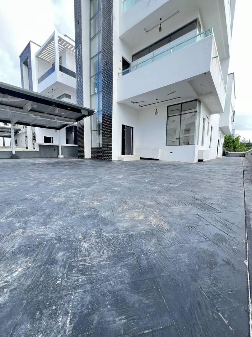 general_hustler's tweet photo. #Brandnew #5bedroomfullydetachedduplex (#smarthome) with #swimmingpool, #gym and #aroombq @ #Megamountestate, #Ikota , #Lekki, #Lagos
Land size: 492sqm
Title: Global C of 0
Price: 380m
Request for more pics if interested or visit @generalhustler on I.G.
#realestateagent #tgif https://t.co/bmgGE4tuoP