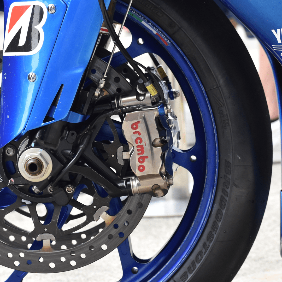 良く見るとオーバークール対策のテープが貼ってある