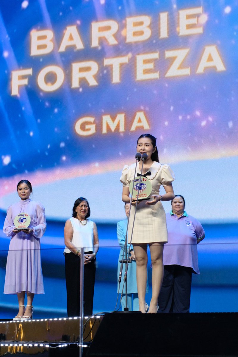 Sparkle_GMA's tweet photo. Barbie Forteza is honored with the Female Makabata Star 2024 award at the Anak TV Seal Awards ✨ Her incredible impact on the youth and unwavering positivity make her a true icon of inspiration ❤️

#BarbieForteza https://t.co/MxsQR9fGEm