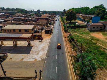 Youths4Makinde's tweet photo. Governor Seyi Makinde's administration in Oyo State has completed the rehabilitation of a 3km road from Eleta (Church) to Academy Overhead Bridge. The project, executed by the Ibadan South East Local Govt Council.

Wande Coal | Fireboy | 2face | Mikel Obi | Ibori | Akpabio https://t.co/zcc81W8cYh