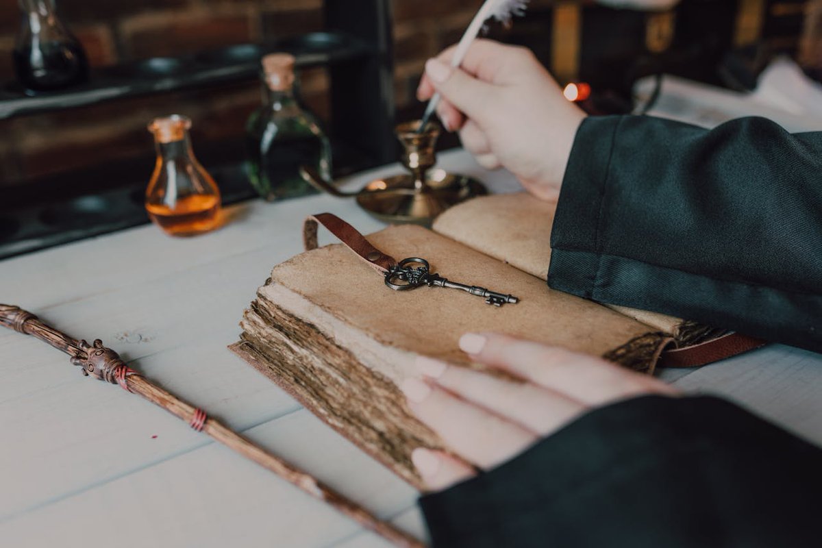 Have you ever thought about the power of your voice on paper?
If you could write one essay that truly defined you, what would it say?
gabbysavage.com/master-the-art…
#WritingSkills #PersonalGrowth