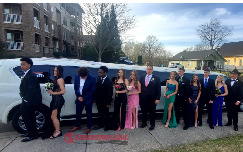 Acworth, Georgia Prom Limo Service: A Classy Transportation to Your Prom Prom is one of the most defining nights of a high school student’s life....earthtranlimo.com/acworth-prom-l…