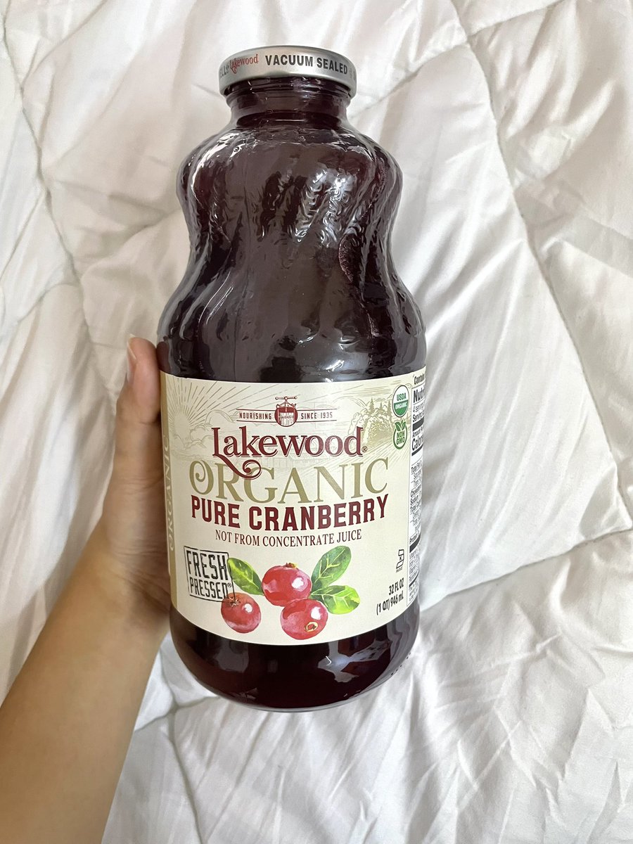 yanaazmill's tweet photo. Products that I've tried this year, and it helped me to ✨glow up✨

1. Probiotics
2. Cranberry juice 

Ladies, dua-dua ni elok kalau you nak improve skin and vaginal health!! https://t.co/glFHLjT6pP