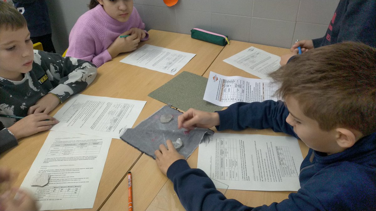 Taller_de_Geologia tweet media