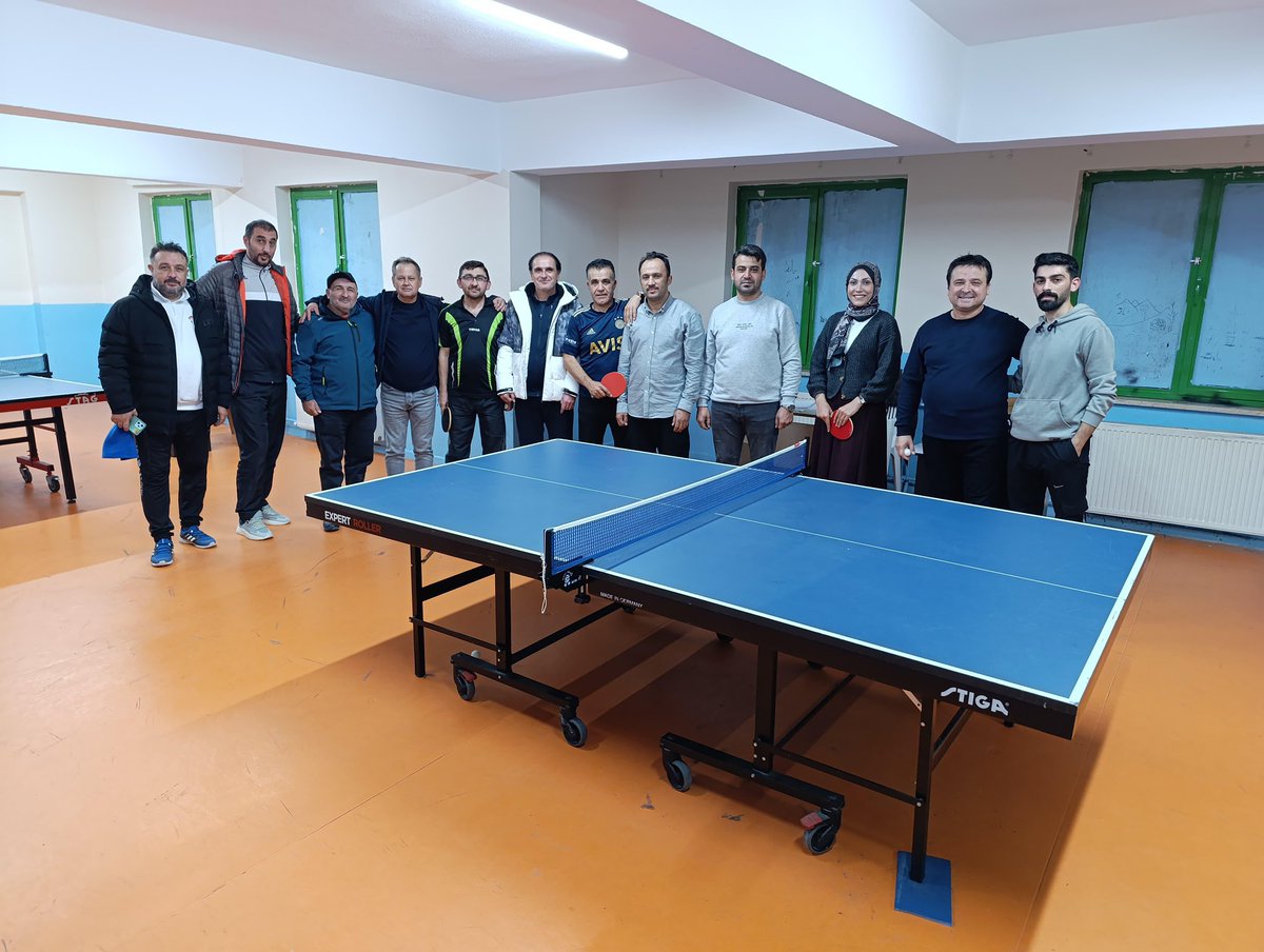 kestel_mem's tweet photo. İlçe Milli Eğitim Müdürümüz Cengiz Uç,24 Kasım Öğretmenler Günü Dart ve Masa Tenisi Turnuvasında derece alan öğretmenlerimizi makamında kabul etti ve madalyalarını takdim etti. https://t.co/eM2OlyAvSV