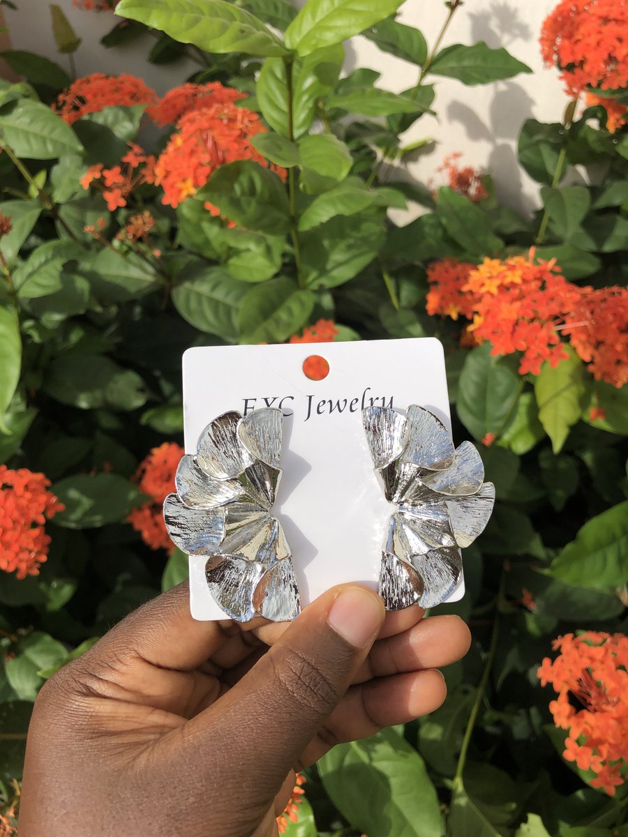 by_cardy's tweet photo. DAY 1!

Item: Bold Earrings in gold

Price: #1600

Location: Ibadan 
Nationwide Delivery available https://t.co/hgSVEVaUCr