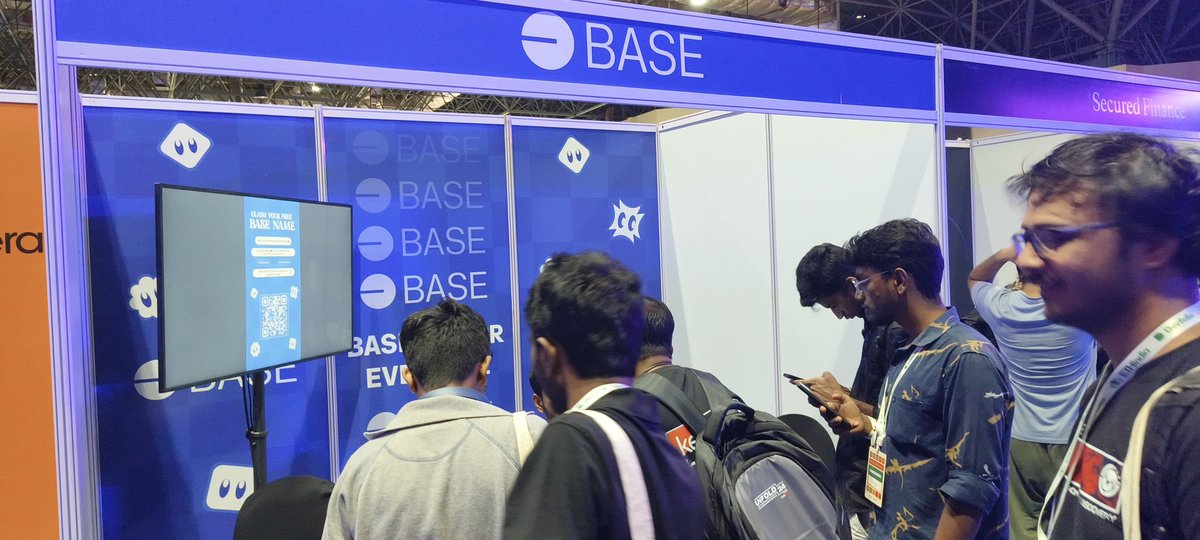 vishruthvs10's tweet photo. @BasedIndia really excited to be here at FIL Bangalore #Coinbased https://t.co/OQ4nEHtZpZ