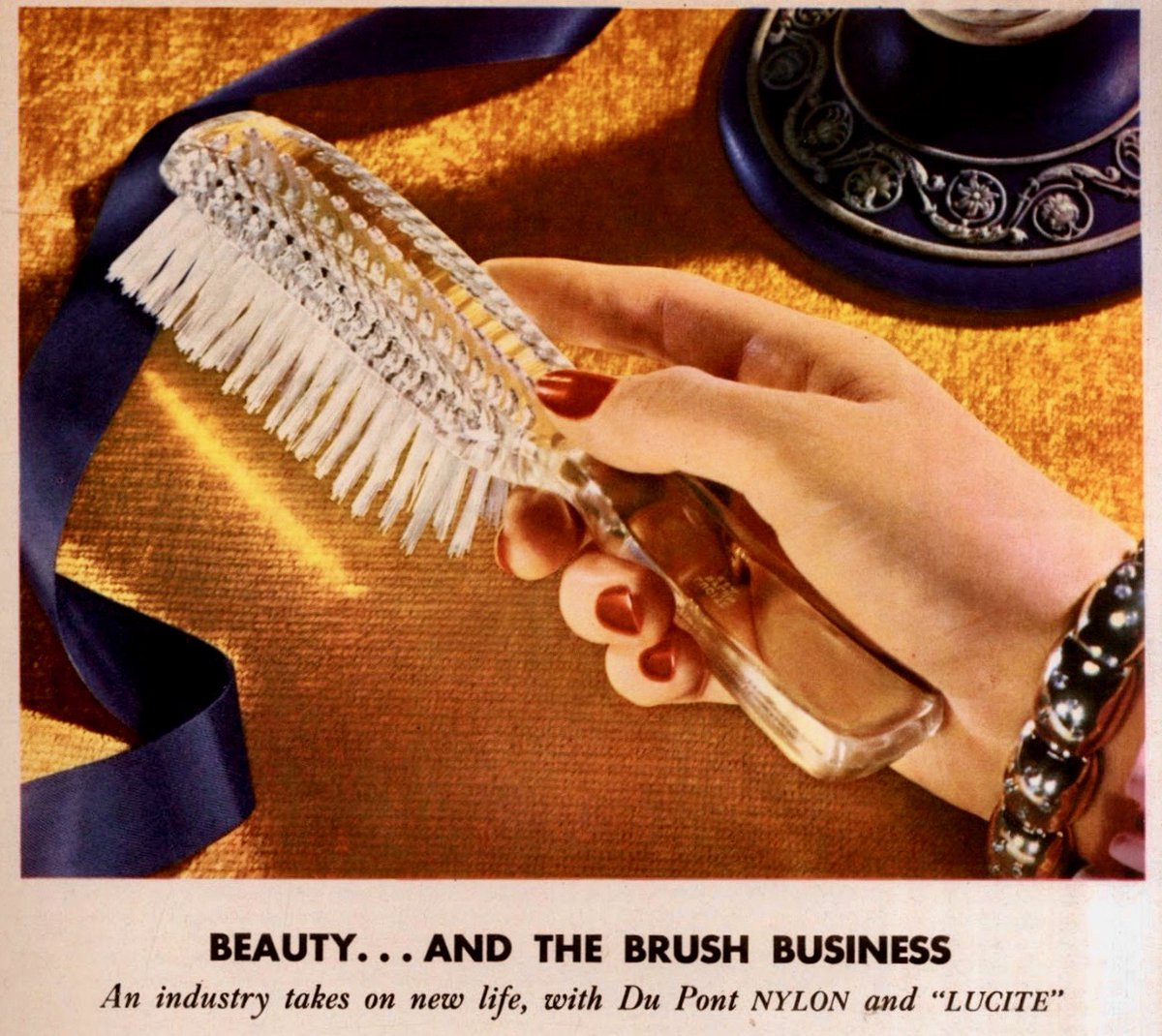 LRonLacy's tweet photo. In #DECEMBER 1946
🧵👇
‘Beauty . . . and the Brush Business. An industry takes on new life, with Du Pont nylon and “Lucite”’
#plastics #DuPont #polyamides #nylon #lucite #acrylics https://t.co/ylWum9SuJb