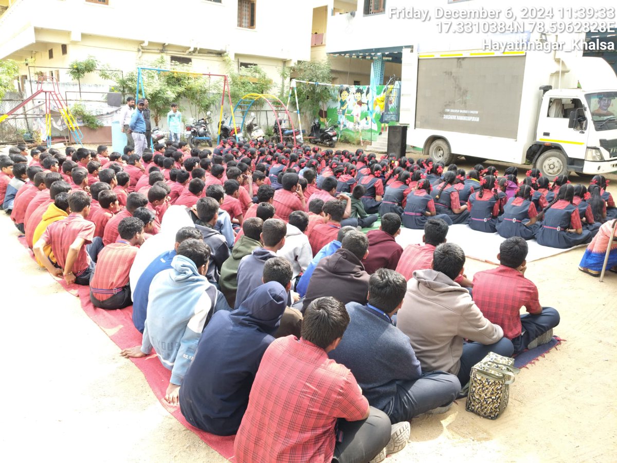 MalkajgiriCop's tweet photo. 🛡️ SheTeams Rachakonda: Spreading Awareness, Building Safer Communities!
📚Conducted awareness programs in schools on #cybercrime, #LoanAppFrauds, and #ChildSafety.
💡Educated students about gender sensitization, #HumanTrafficking, and #Good_Touch, #Bad_Touch.
🎆Promoted #Anti_Ragging & #Anti_Drugs initiatives and highlighted the #T_Safe_App & #CCTV importance.
📲 Need help? #Dial100 or #WhatsApp us at 8712662111 anytime—Your safety matters!
#SHETeams
#RachakondaPolice
#StaySafe