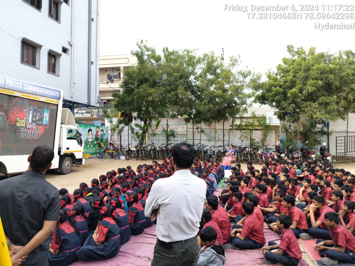 MalkajgiriCop's tweet photo. 🛡️ SheTeams Rachakonda: Spreading Awareness, Building Safer Communities!
📚Conducted awareness programs in schools on #cybercrime, #LoanAppFrauds, and #ChildSafety.
💡Educated students about gender sensitization, #HumanTrafficking, and #Good_Touch, #Bad_Touch.
🎆Promoted #Anti_Ragging & #Anti_Drugs initiatives and highlighted the #T_Safe_App & #CCTV importance.
📲 Need help? #Dial100 or #WhatsApp us at 8712662111 anytime—Your safety matters!
#SHETeams
#RachakondaPolice
#StaySafe