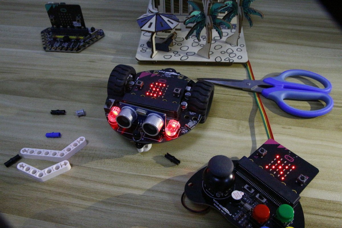 YahboomT's tweet image. 😎Are you ready for the New Year gifts?
🥳Toys can teach kids the logic and thought processes core to coding. Yahboom Tiny:bit are our top picks.
🎁:bit.ly/4gjCHM1
#MicrobitV2 #BBCMicrobit #MicrobitCar #STEM_Education #Codingrobot #Robotics #gifts  #kids #electronics