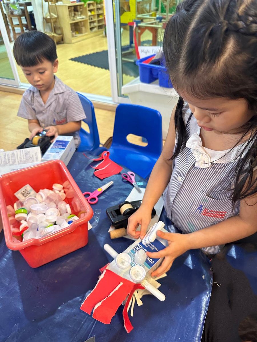 sassamakee's tweet photo. Through this hands-on experience, they not only developed their creativity but also learned the importance of perseverance and the joy of bringing ideas to life. ✨ #Makerspace #STEAMLearning #EYFS #Samakee https://t.co/Fbx26BGpag