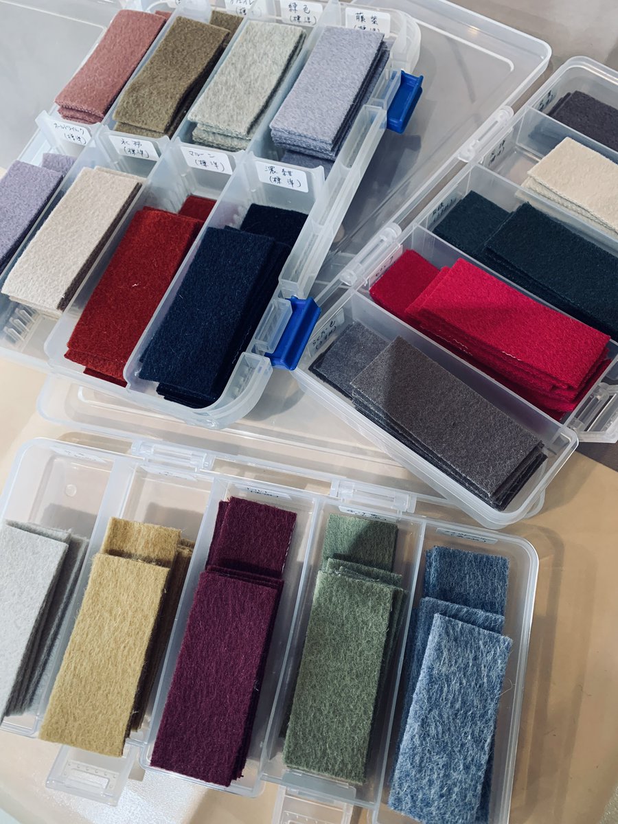 redBrid97948216's tweet photo. しばらく品切れしておりました、
ふわふわやわらか　カシミヤコントロールマット

標準厚、薄めに加えて、今回はやや集めも揃えました。
二胡の響き、雑音抑制にとても重要な部品です。

近日、ネットにも出品させていただきます！ https://t.co/Zwl6WsQmr5