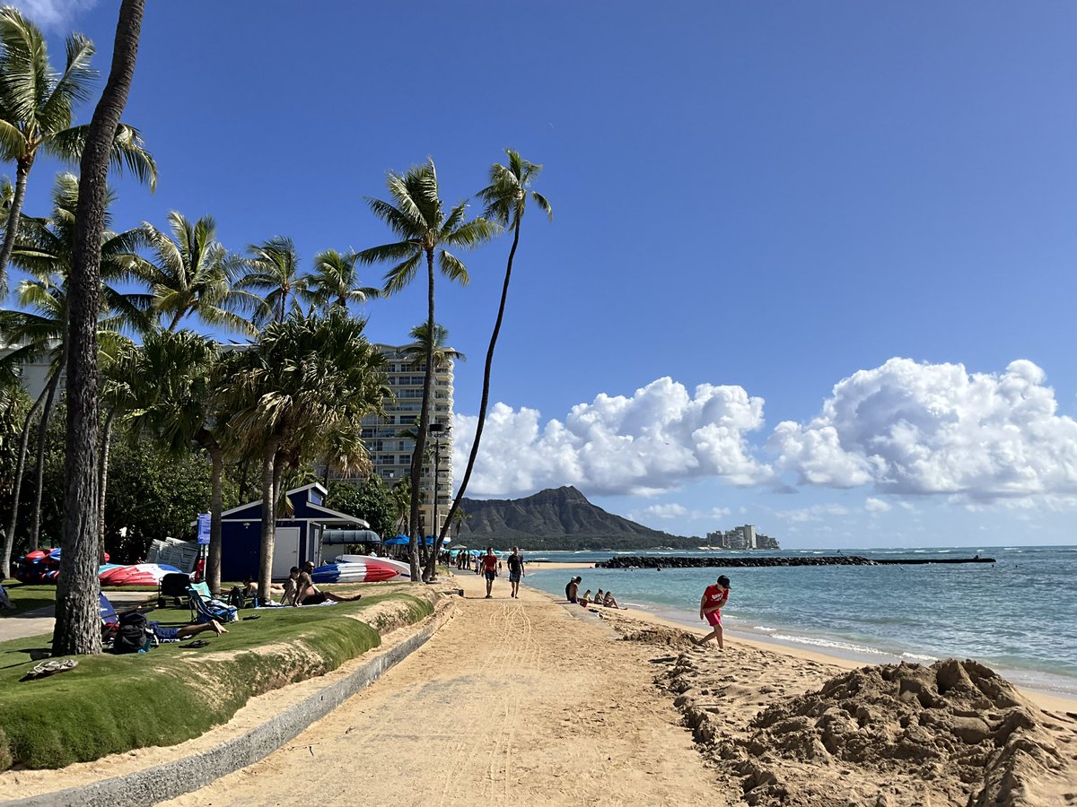 hawaii_isla808's tweet photo. Fort DeRussy Beach in Honolulu, Hawaii today. #hawaii #waikiki #honolulu #oahu #fortderussy https://t.co/zuuPvbExuD