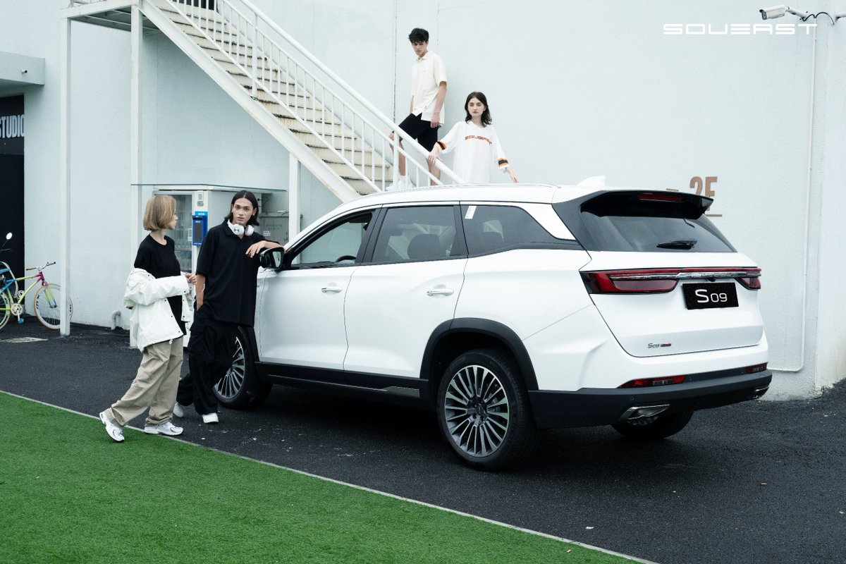 SOUEASTGlobal's tweet image. Every journey begins in style. 👗🚗 With SOUEAST, your travels are seamlessly paired with fashion, making life both effortless and effortlessly stylish.
#EASEYOURLIFE #SOUEAST #SOUEASTS09 #BESOULKNIGHT