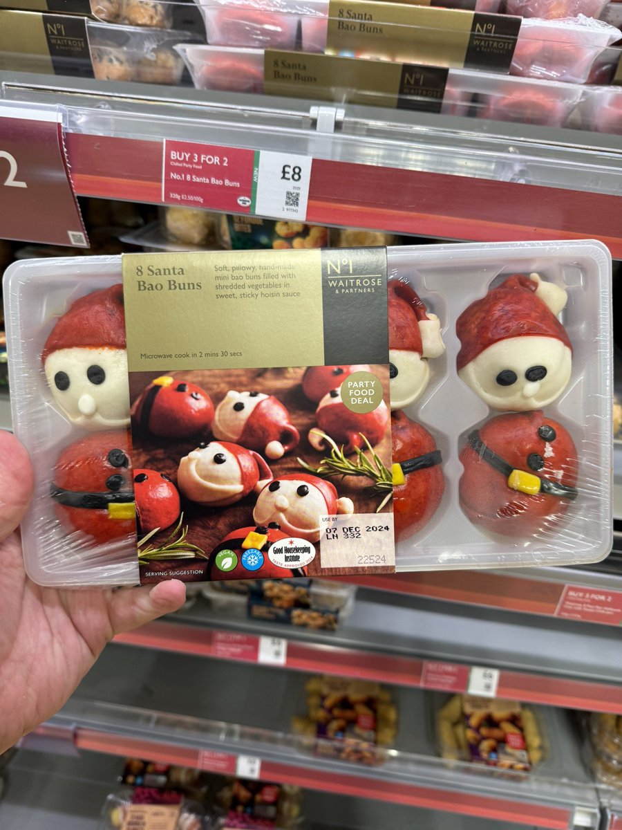 All_Things_New_'s tweet photo. Festive Finds! 🎄 At Waitrose @waitrose #waitrose #christmas #partyfood #pickybits #buffet #wellthisisnew https://t.co/ePx9vjX6Bv