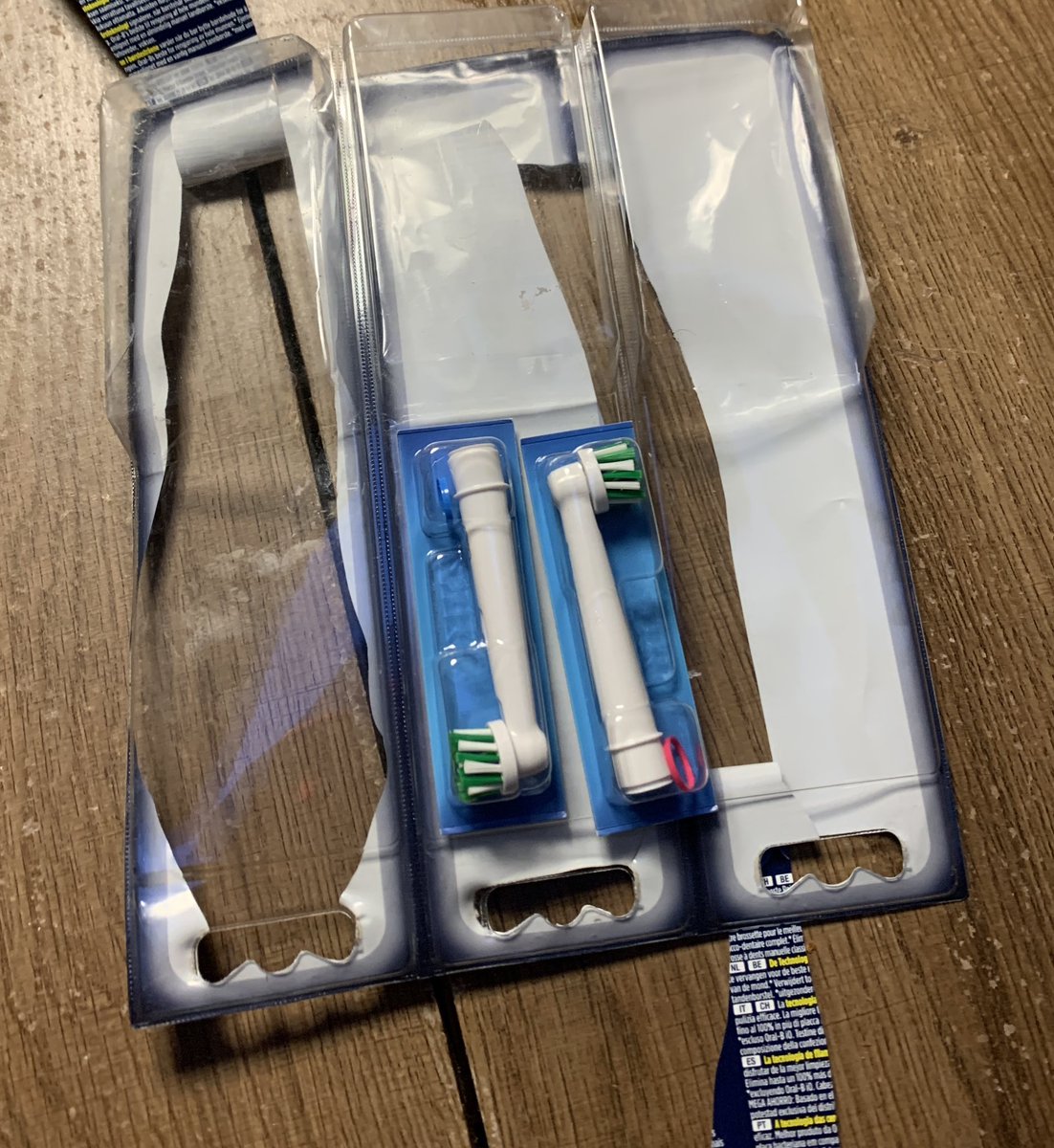 ainofs's tweet photo. @OralB Why so much extra plastic packaging for no reason? What a waste! #Sustainability https://t.co/rnAh5DwEO5