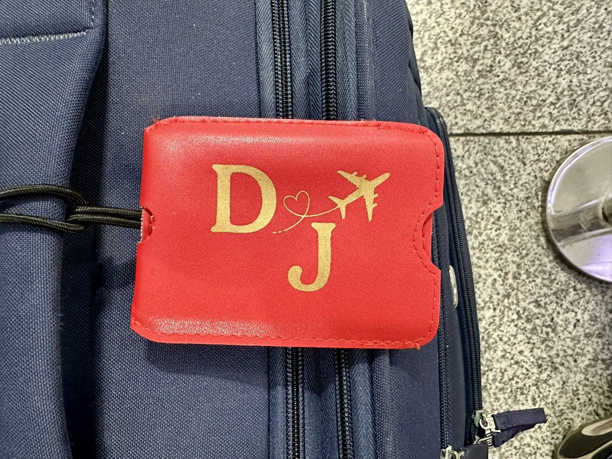 Making a quick last minute trip to the US to visit the DMV! Hope my luggage makes it to Philly! <a href="/jen_ayy_/">Jenny Truong 🍩</a> <a href="/DavidKPiano/">David K 🎹</a>