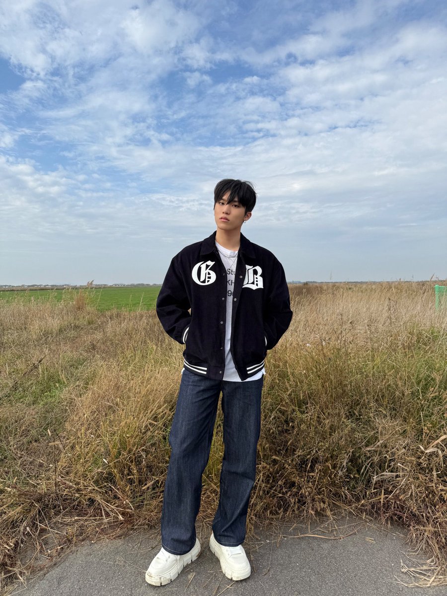 jexngwxx's tweet image. JEONGWOO IS SO BF CODED 🤍🖤