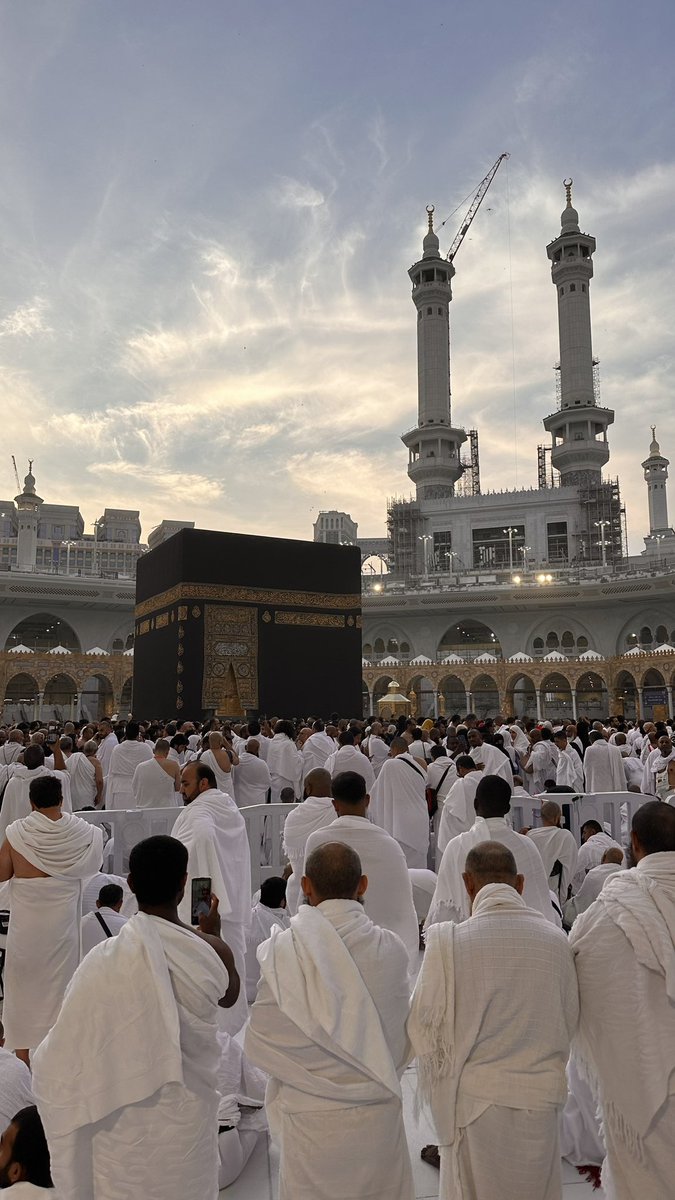 ozvl11's tweet photo. الحمد لله على تمام العمره، اللهم تقبّل منا ولاتترك لنا دعاء إلا وقد اجبته ولاذنبا إلا وقد غفرته يا رب. https://t.co/iRwZ9kC4cW