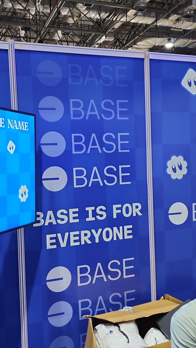 Sujal1608's tweet photo. we're at Base India!
#BasedIndia #Indiaonchain https://t.co/3ycetPiO7F